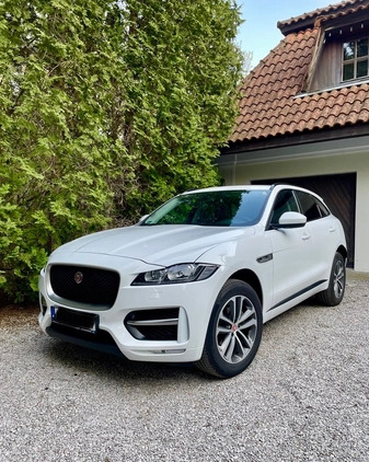 Jaguar F-Pace cena 126690 przebieg: 90400, rok produkcji 2017 z Gdańsk małe 121